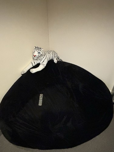 Super large 7ft round - large, fur